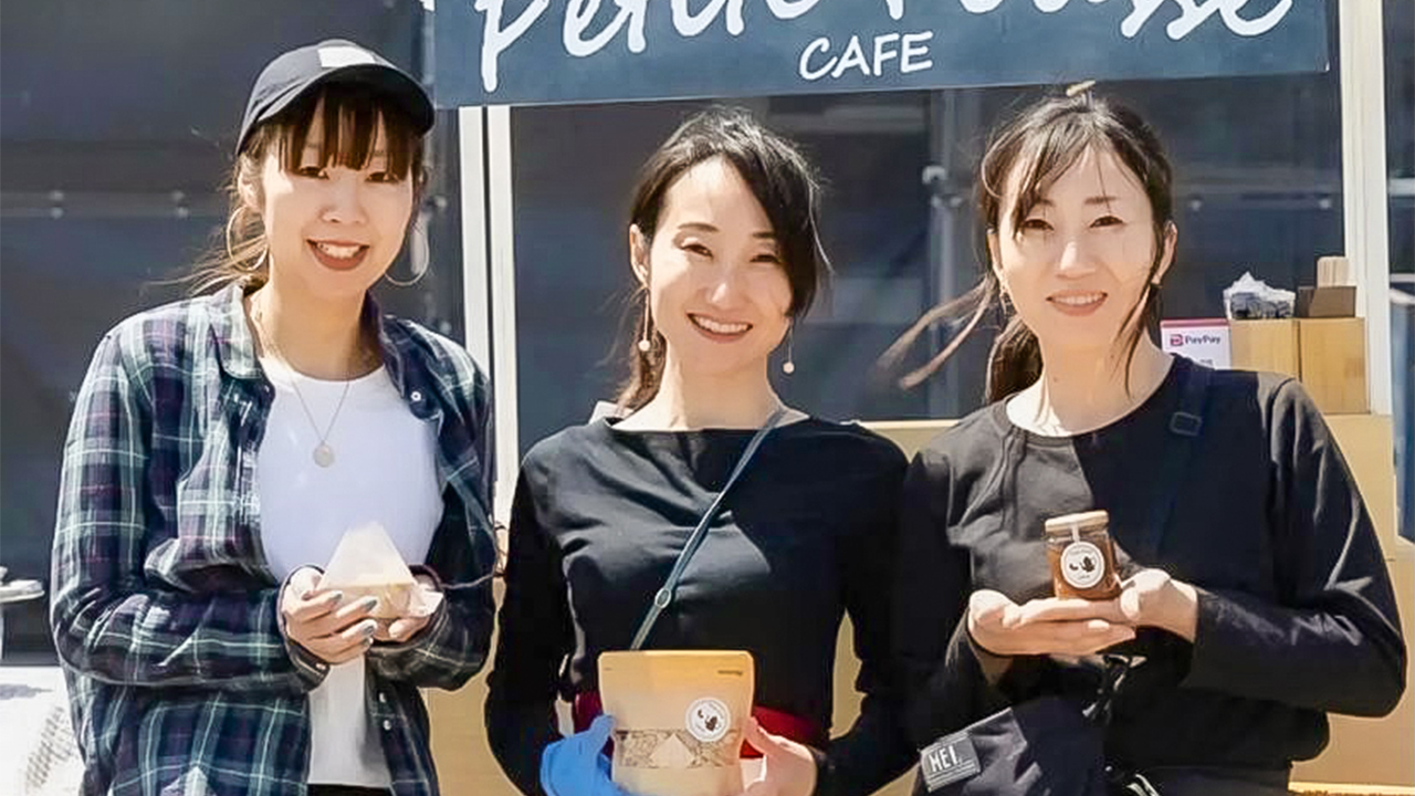 カフェ　プチプース　スタッフの方々